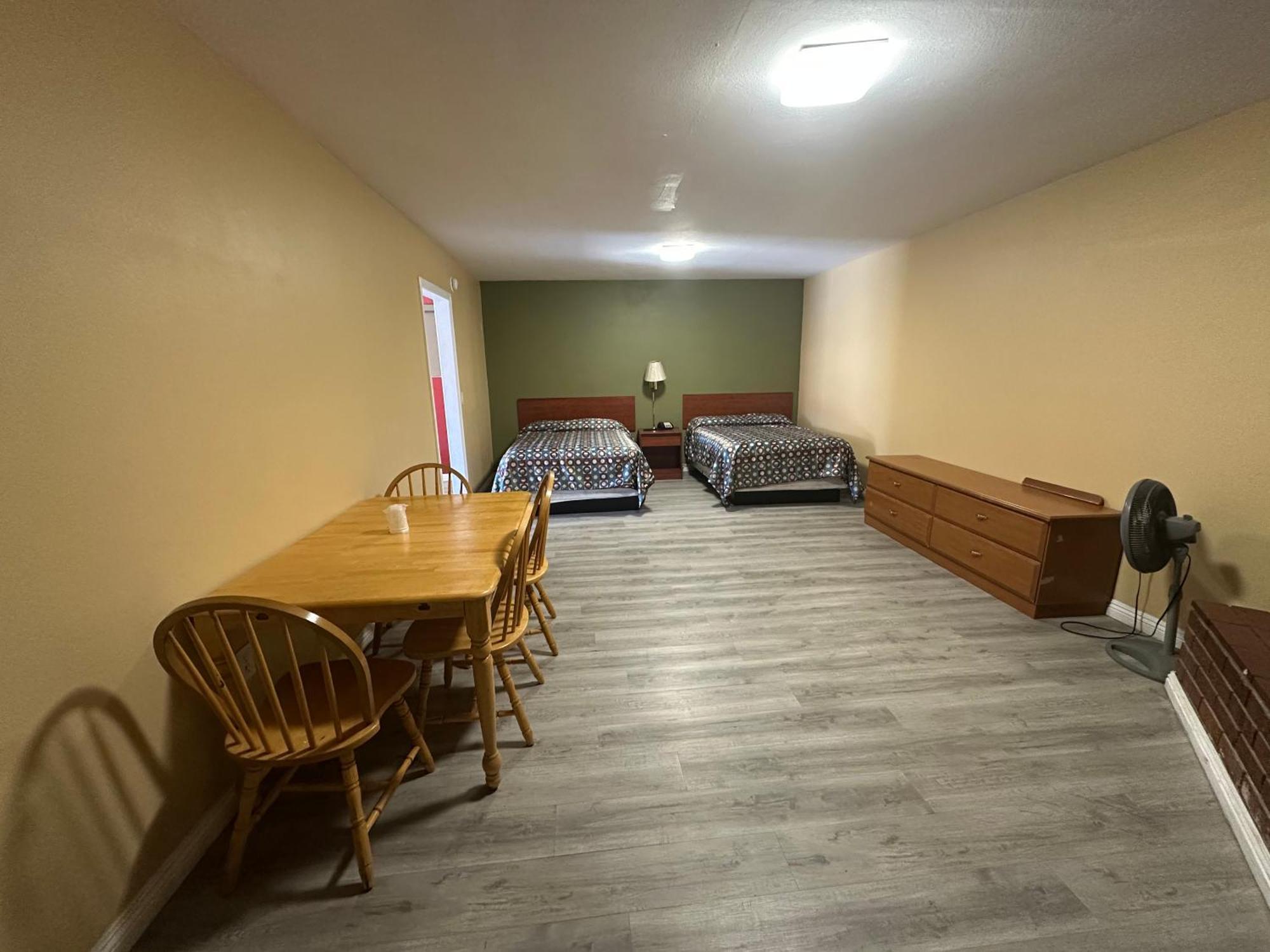Desert Inn Motel Corona Bagian luar foto