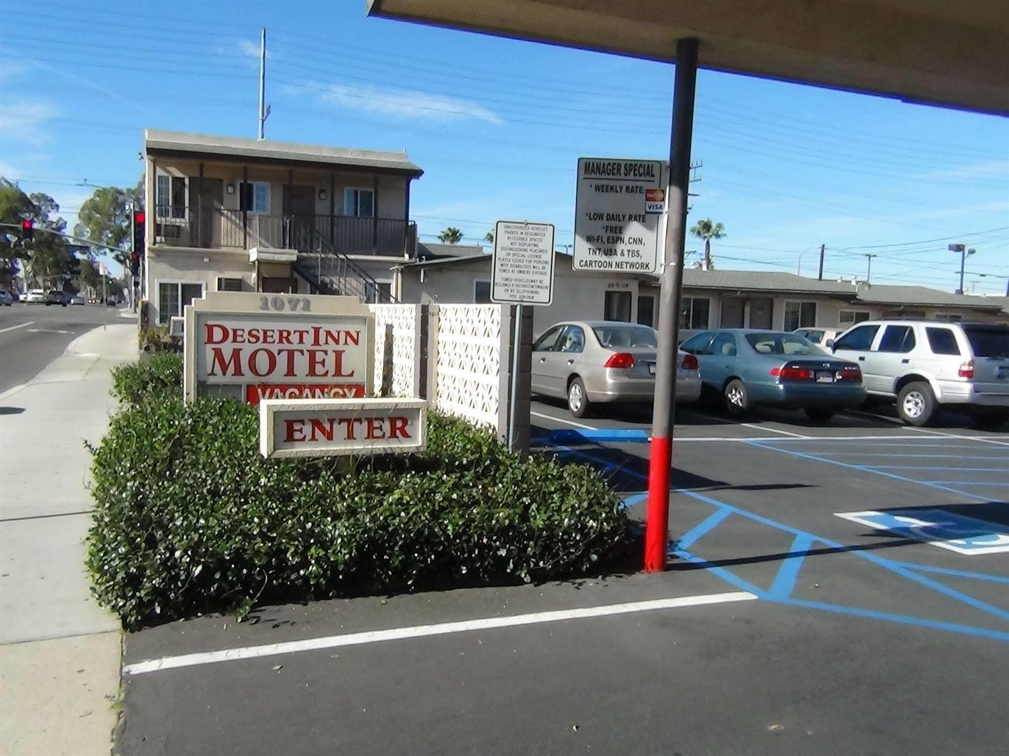 Desert Inn Motel Corona Bagian luar foto